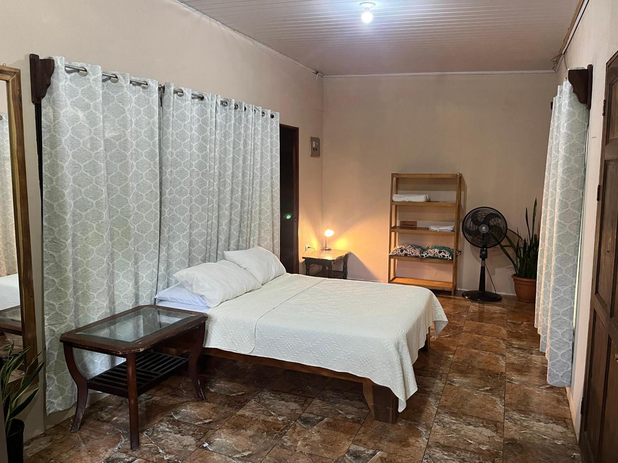 Casa Escondida Apartments Manuel Antonio Eksteriør billede