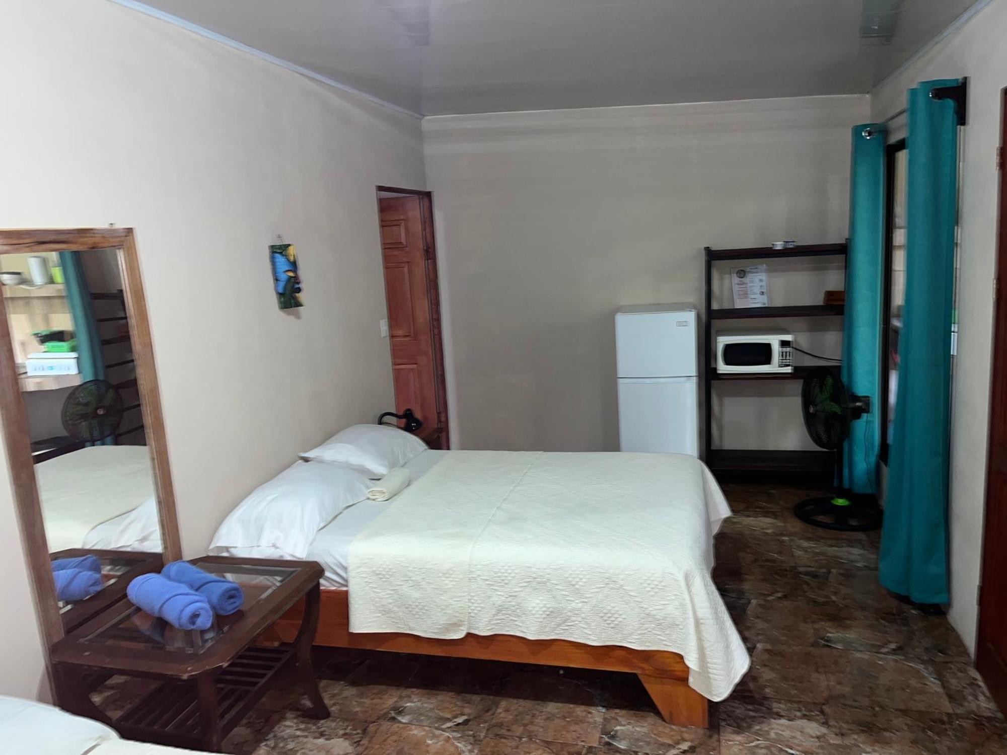 Casa Escondida Apartments Manuel Antonio Eksteriør billede